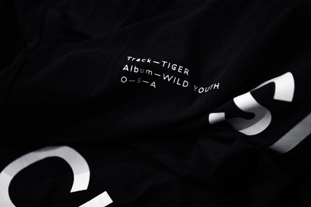 madebyforest_odeur_tiger_t-shirt-black-03